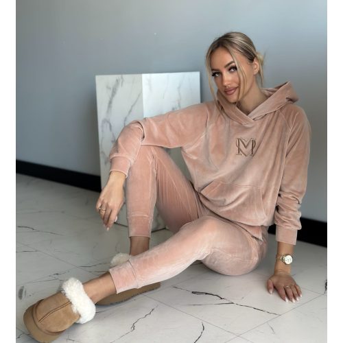 Marina Plüss Melegítő Szett